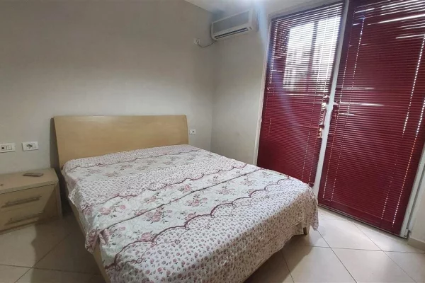 Shtepi me qera Apartament ne Tirane, 1+1, Mobilimi E mobiluar, Pagesa 35,000  Leke.