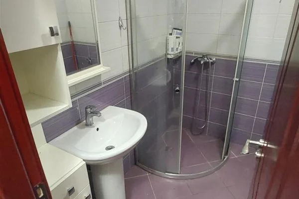 Shtepi me qera Apartament ne Tirane, 1+1, Mobilimi E mobiluar, Pagesa 35,000  Leke.