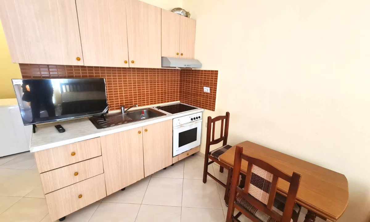 Shtepi me qera Apartament ne Tirane, Garsoniere, Mobilimi E mobiluar, Pagesa 30,000  Leke.