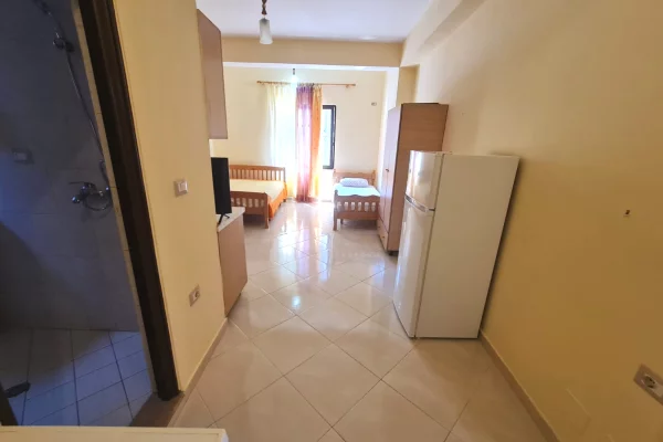 Shtepi me qera Apartament ne Tirane, Garsoniere, Mobilimi E mobiluar, Pagesa 30,000  Leke.