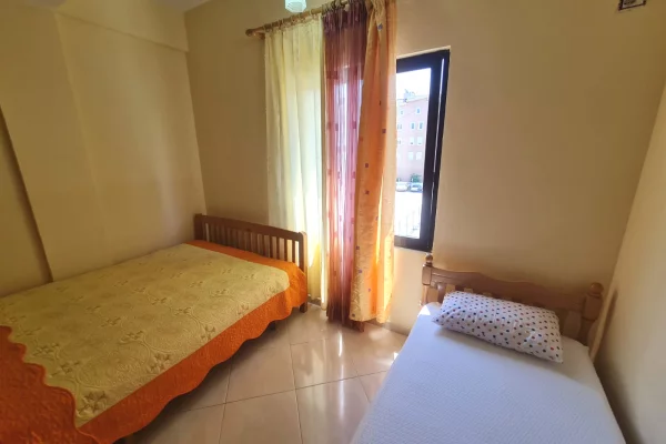 Shtepi me qera Apartament ne Tirane, Garsoniere, Mobilimi E mobiluar, Pagesa 30,000  Leke.