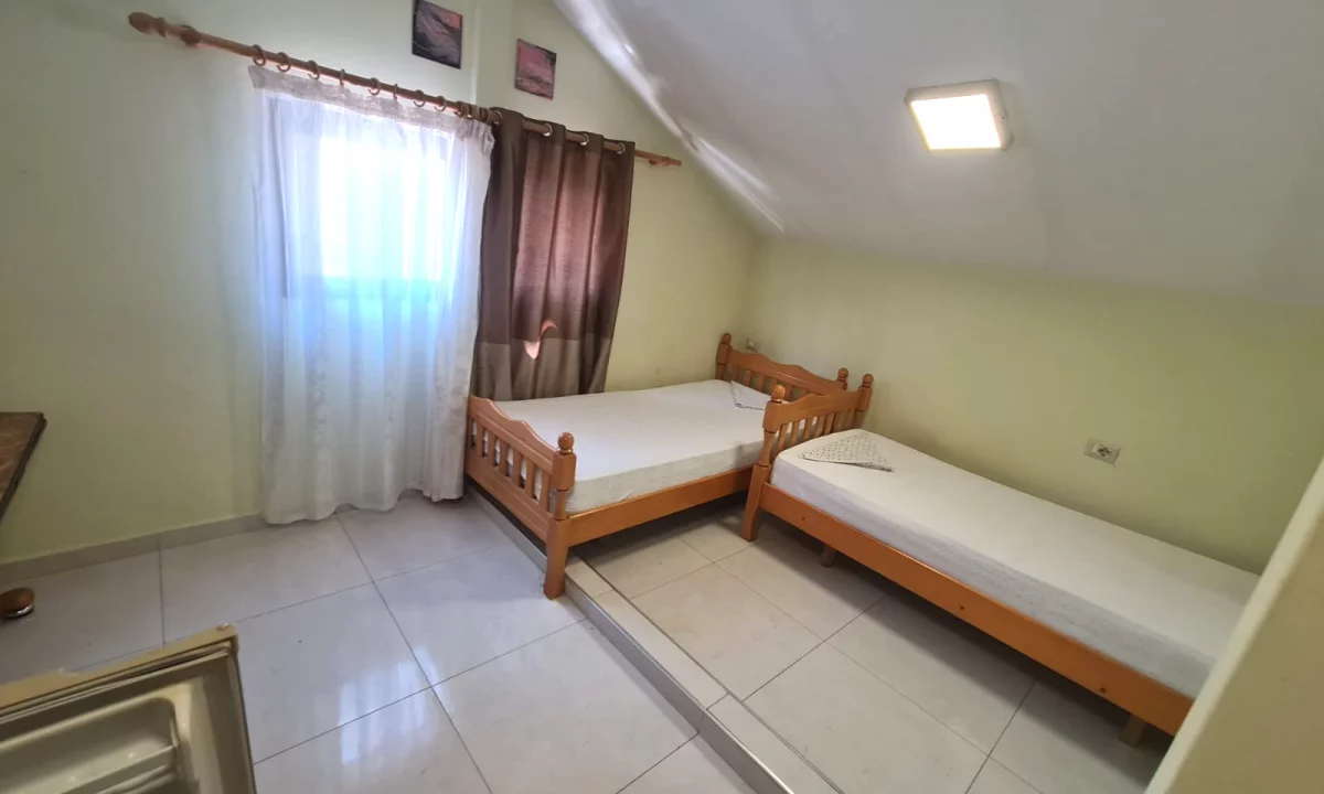 Shtepi me qera Apartament ne Tirane, Garsoniere, Mobilimi E mobiluar, Pagesa 25,000  Leke.