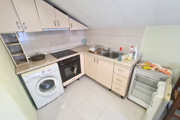 Shtepi me qera Apartament ne Tirane, Garsoniere, Mobilimi E mobiluar, Pagesa 25,000  Leke.