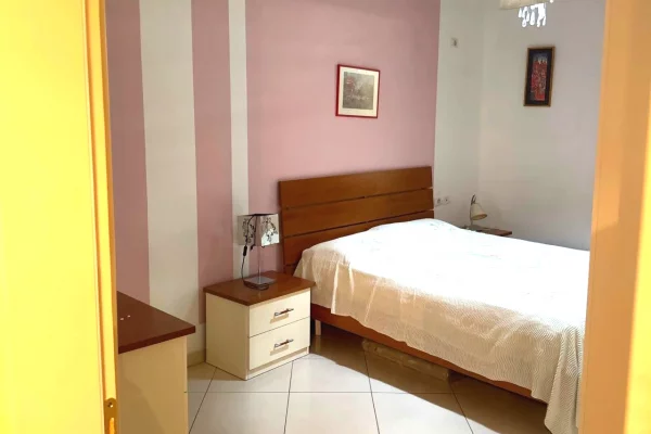 Shtepi me qera Apartament ne Tirane, 1+1, Mobilimi E mobiluar, Pagesa 38,000  Leke.