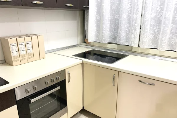 Shtepi me qera Apartament ne Tirane, Garsoniere, Mobilimi E mobiluar, Pagesa 30,000  Leke.