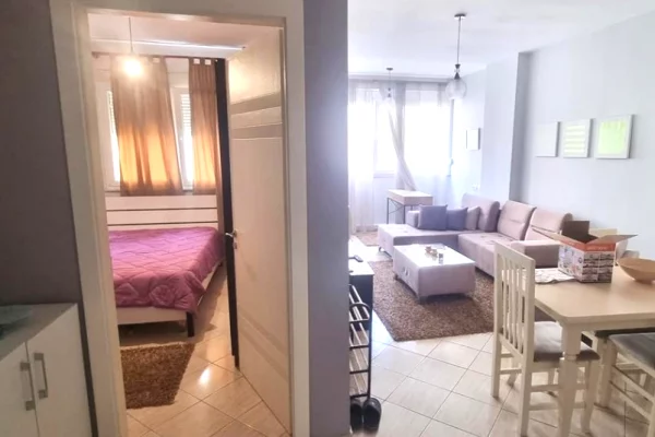 Shtepi me qera Apartament ne Tirane, 1+1, Mobilimi E mobiluar, Pagesa 600  Euro.