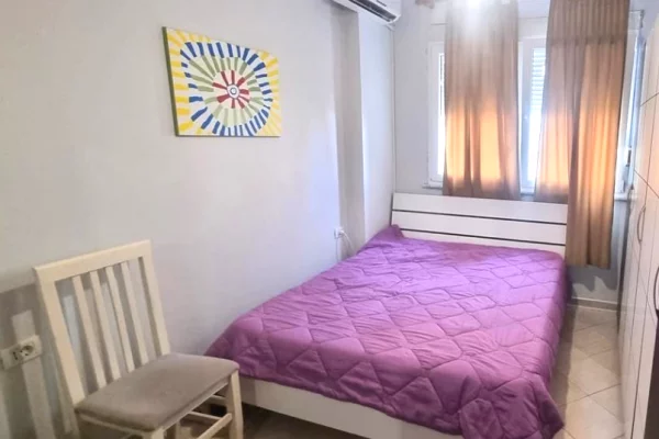 Shtepi me qera Apartament ne Tirane, 1+1, Mobilimi E mobiluar, Pagesa 600  Euro.