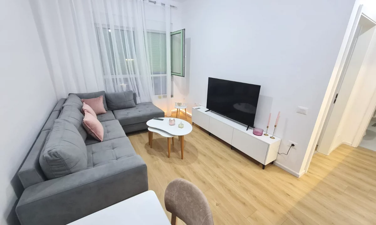 Shtepi me qera Apartament ne Tirane, 1+1, Mobilimi E mobiluar, Pagesa 430  Euro.