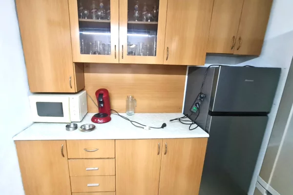 Shtepi me qera Apartament ne Tirane, 2+1, Mobilimi E mobiluar, Pagesa 40,000  Leke.