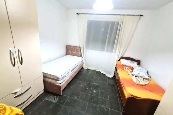 Shtepi me qera Apartament ne Tirane, 2+1, Mobilimi E mobiluar, Pagesa 40,000  Leke.