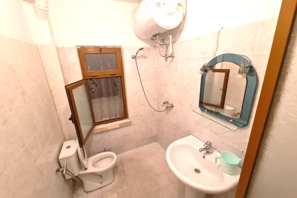 Shtepi me qera Apartament ne Tirane, 2+1, Mobilimi E mobiluar, Pagesa 40,000  Leke.
