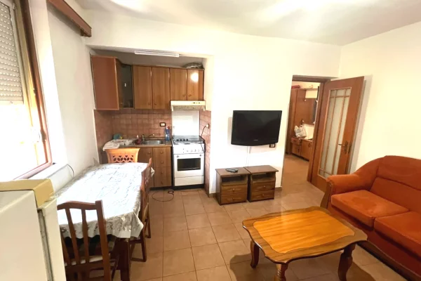 ✅ Apartament 1+1 me Qera prane Stacionit te Trenit prapa Fakultetit te Shkencave (kati 3, mobiluar)