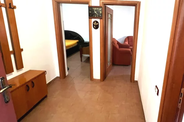 Shtepi me qera Apartament ne Tirane, 1+1, Mobilimi E mobiluar, Pagesa 40,000  Leke.