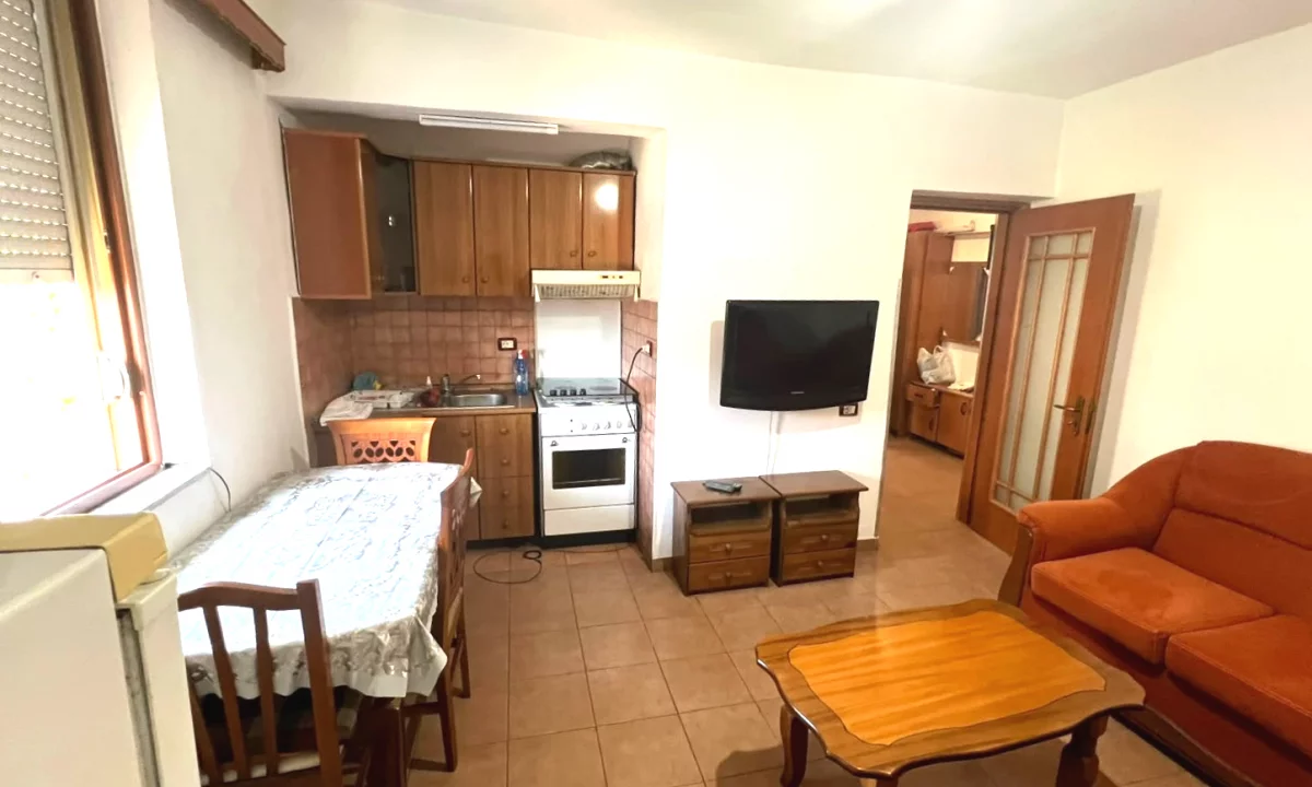 Shtepi me qera Apartament ne Tirane, 1+1, Mobilimi E mobiluar, Pagesa 40,000  Leke.