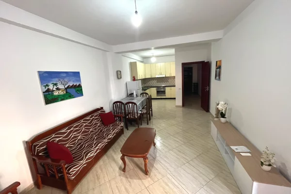 Shtepi me qera 2+1 ne Tirane - 45,000 Leke