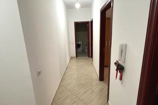 Shtepi me qera Apartament ne Tirane, 2+1, Mobilimi E mobiluar, Pagesa 45,000  Leke.