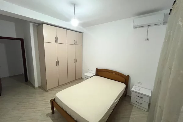 Shtepi me qera Apartament ne Tirane, 2+1, Mobilimi E mobiluar, Pagesa 45,000  Leke.