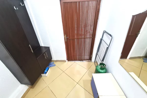 Shtepi me qera Apartament ne Tirane, Garsoniere, Mobilimi E mobiluar, Pagesa 28,000  Leke.