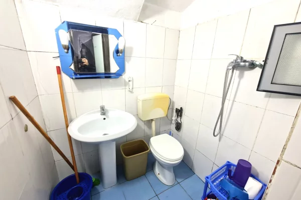 Shtepi me qera Apartament ne Tirane, Garsoniere, Mobilimi E mobiluar, Pagesa 28,000  Leke.