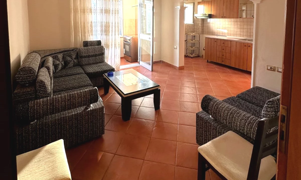 Shtepi me qera Apartament ne Tirane, 1+1, Mobilimi E mobiluar, Pagesa 40,000  Leke.