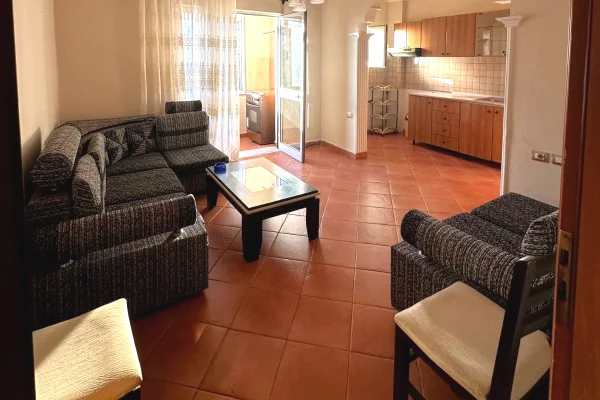 🏢 Apartament 1+1 me Qera ne Ali Dem prane Poligrafikut (kati 4, i mobiluar )