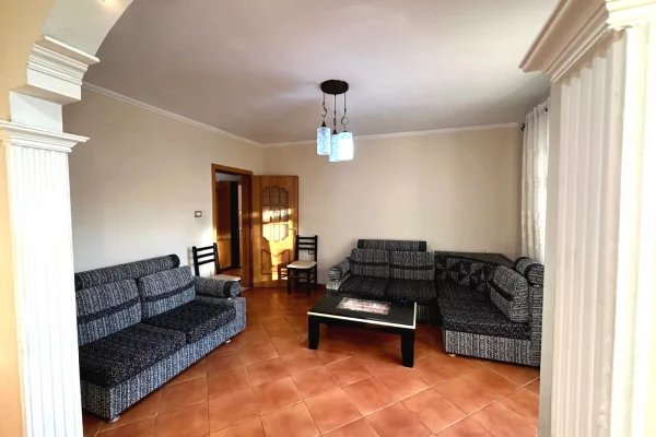 Shtepi me qera Apartament ne Tirane, 1+1, Mobilimi E mobiluar, Pagesa 40,000  Leke.