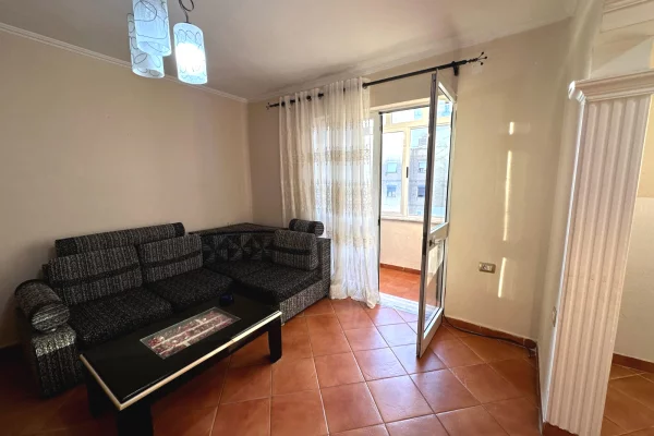Shtepi me qera Apartament ne Tirane, 1+1, Mobilimi E mobiluar, Pagesa 40,000  Leke.