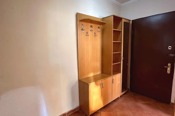 Shtepi me qera Apartament ne Tirane, 1+1, Mobilimi E mobiluar, Pagesa 40,000  Leke.