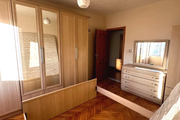 Shtepi me qera Apartament ne Tirane, 1+1, Mobilimi E mobiluar, Pagesa 40,000  Leke.