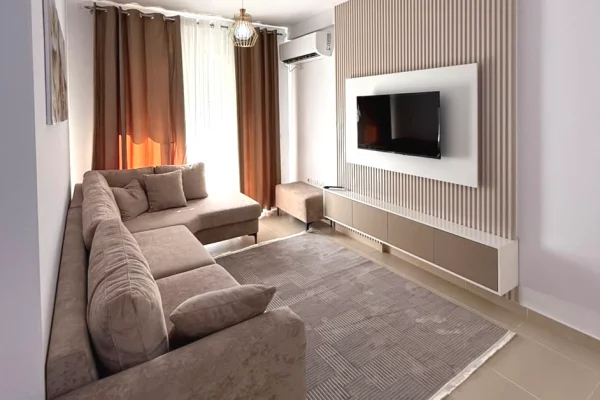 Shtepi me qera 2+1 ne Tirane - 75,000 Leke