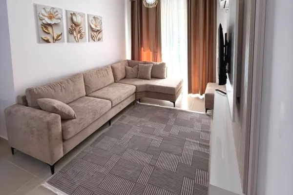 Shtepi me qera Apartament ne Tirane, 2+1, Mobilimi E mobiluar, Pagesa 75,000  Leke.