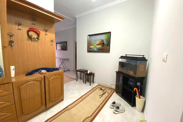 Shtepi me qera Apartament ne Tirane, 2+1, Mobilimi E mobiluar, Pagesa 55,000  Leke.