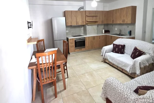 Shtepi me qera 2+1 ne Tirane - 45,000 Leke