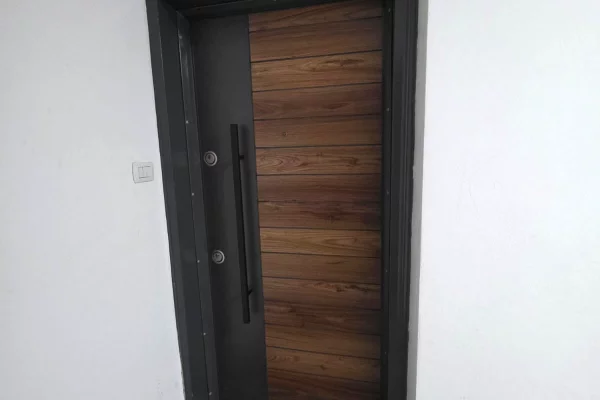 Shtepi me qera Apartament ne Tirane, 2+1, Mobilimi E mobiluar, Pagesa 45,000  Leke.