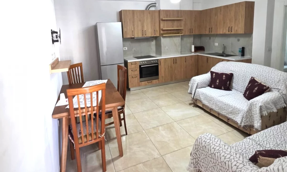 Shtepi me qera Apartament ne Tirane, 2+1, Mobilimi E mobiluar, Pagesa 45,000  Leke.