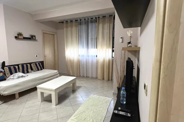 Shtepi me qera Apartament ne Tirane, 2+1, Mobilimi E mobiluar, Pagesa 65,000  Leke.