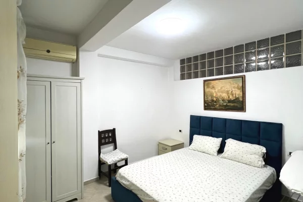 Shtepi me qera Apartament ne Tirane, 2+1, Mobilimi E mobiluar, Pagesa 65,000  Leke.