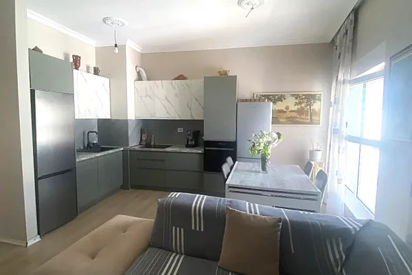 Shtepi me qera 2+1 ne Tirane - 55,000 Leke