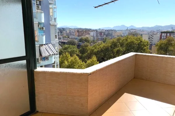 Shtepi me qera Apartament ne Tirane, 2+1, Mobilimi E mobiluar, Pagesa 700  Euro.