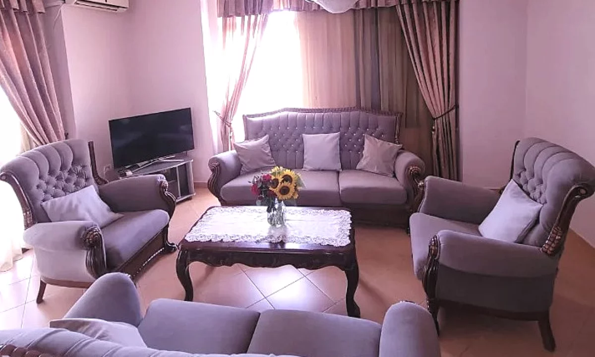 Shtepi me qera Apartament ne Tirane, 2+1, Mobilimi E mobiluar, Pagesa 700  Euro.