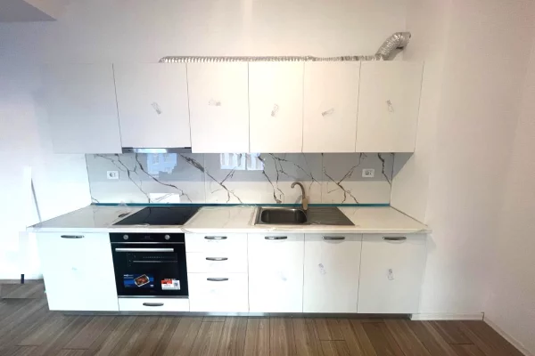 Shtepi me qera 2+1 ne Tirane - 40,000 Leke