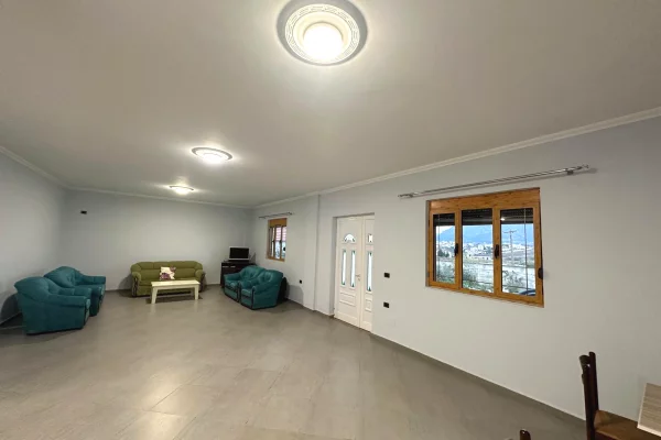 🏠 Vile 3 Kateshe me Qera + Oborr me Qera ne Mjull-Bathore prane rezidences Akacia Hills