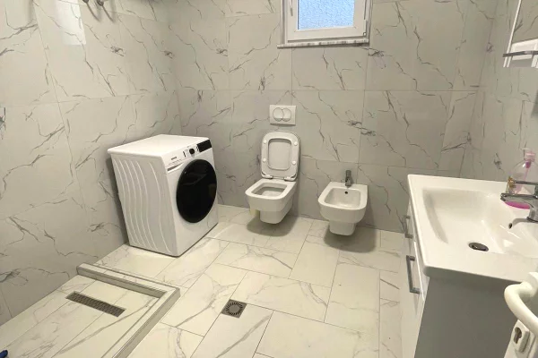🏠 Vile 3 Kateshe me Qera + Oborr me Qera ne Mjull-Bathore prane rezidences Akacia Hills