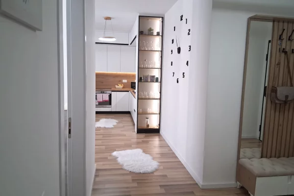 Shtepi me qera Apartament ne Tirane, 2+1, Mobilimi E mobiluar, Pagesa 550  Euro.