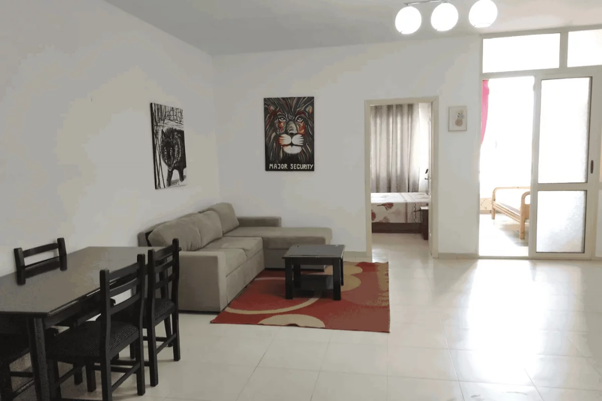 Shtepi me qera Apartament ne Tirane, 2+1, Mobilimi E mobiluar, Pagesa 42,000  Leke.