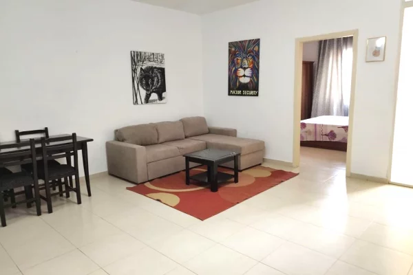 Shtepi me qera Apartament ne Tirane, 2+1, Mobilimi E mobiluar, Pagesa 42,000  Leke.