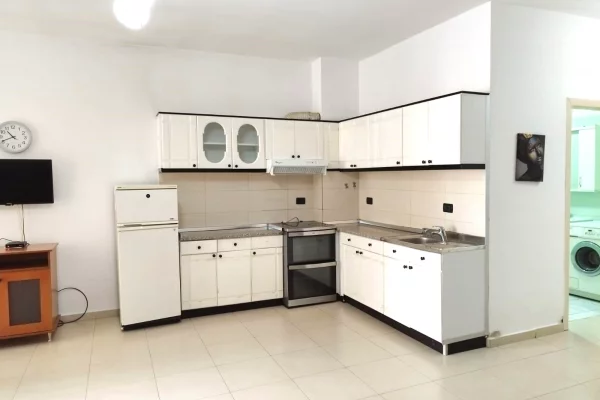 Shtepi me qera Apartament ne Tirane, 2+1, Mobilimi E mobiluar, Pagesa 42,000  Leke.
