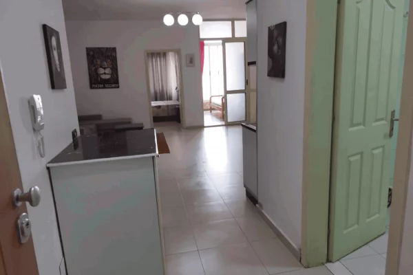 Shtepi me qera Apartament ne Tirane, 2+1, Mobilimi E mobiluar, Pagesa 42,000  Leke.