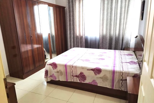 Shtepi me qera Apartament ne Tirane, 2+1, Mobilimi E mobiluar, Pagesa 42,000  Leke.