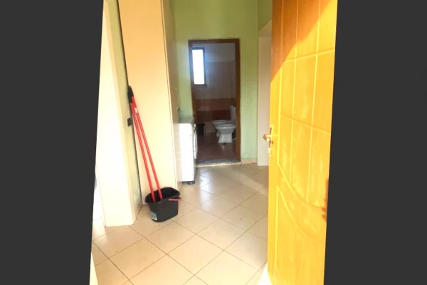 Shtepi me qera Apartament ne Tirane, 2+1, Mobilimi E mobiluar, Pagesa 35,000  Leke.